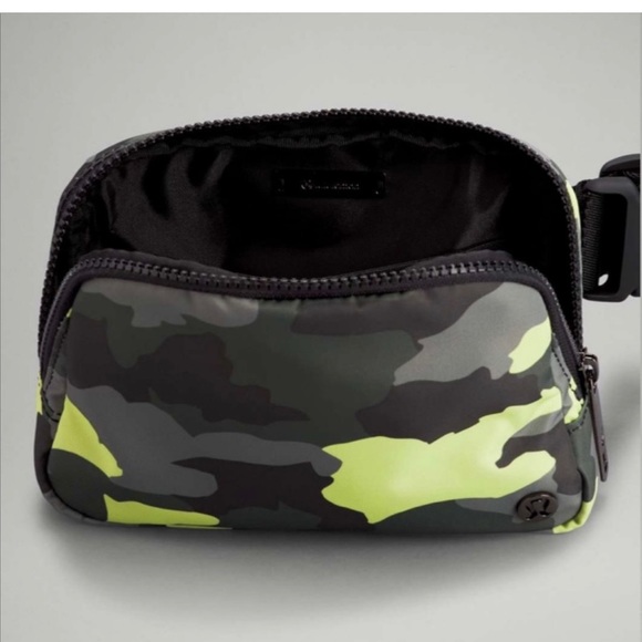 Lululemon everyday belt bag crossbody new without tags. - Picture 2 of 6